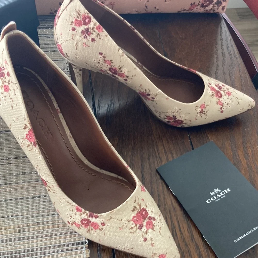 Coach shoes and bag 👡🌺 SET! - Picture 2 of 8